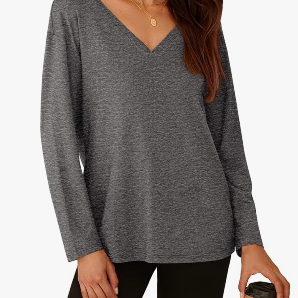 Women’s SMALL Gray Long Sleeve Relaxed V-Neck Shirt